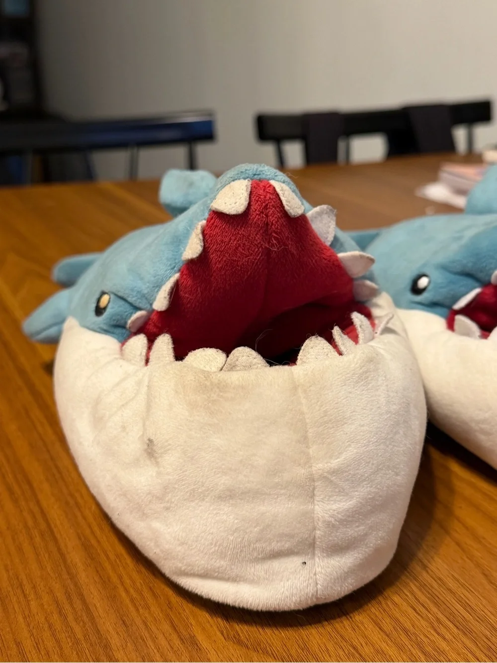 Shark slippers - Picture 4 of 4